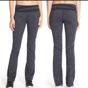 Midrise Zella sz 6 baby flare yoga pants